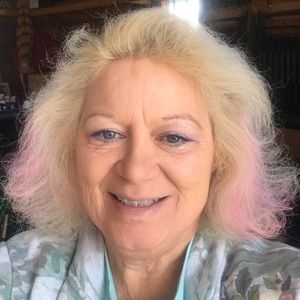 Meet your Posher, Gina